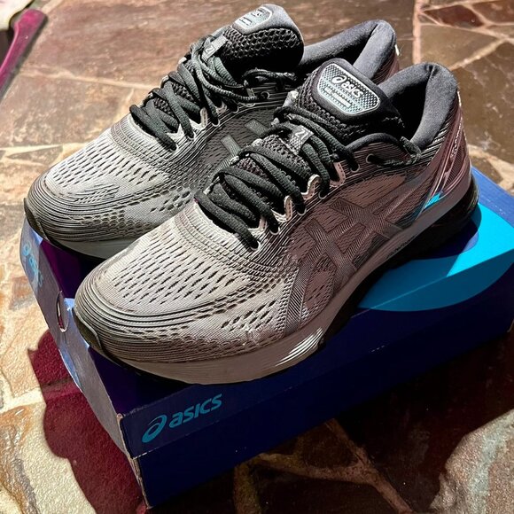 ASICS Gel-Nimbus 21 Platinum Sheet Rock Silver (Men’s 11)(EUC) - Picture 2 of 7